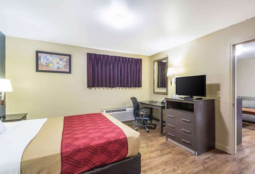 Szálloda Econo Lodge Inn & Suites I 35 At Shawnee Mission