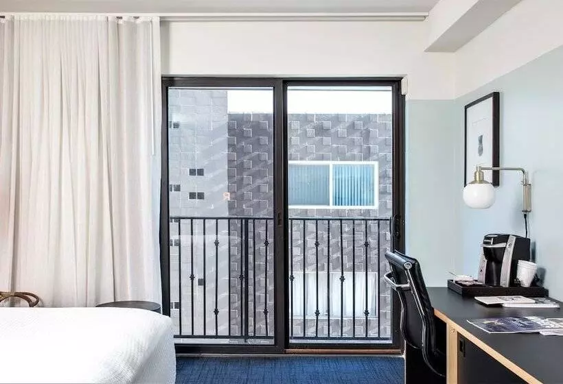 Отель Erwin Venice Beach