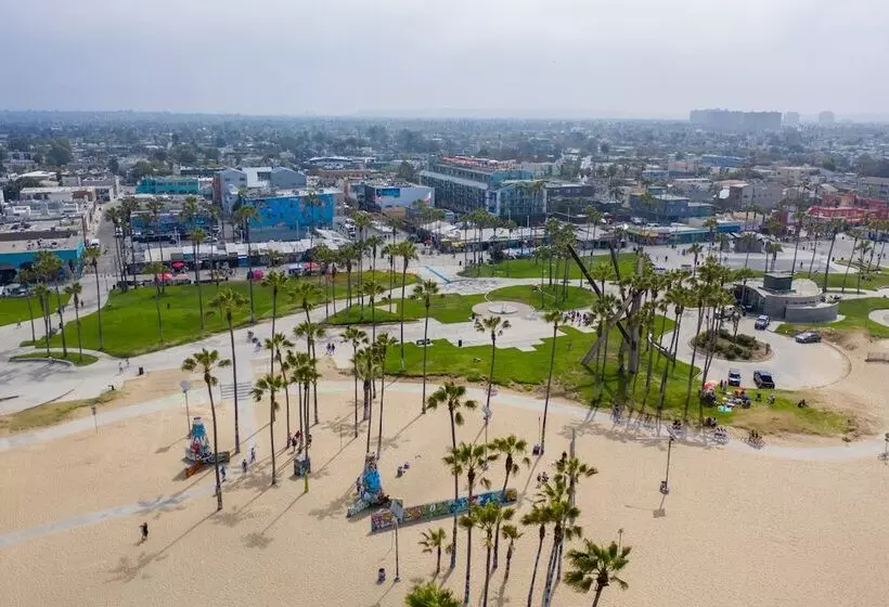Отель Erwin Venice Beach