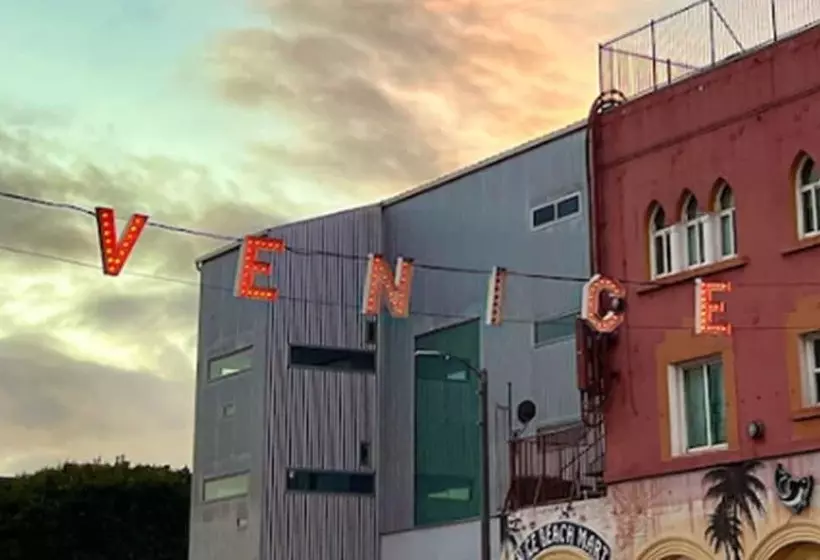 Отель Erwin Venice Beach