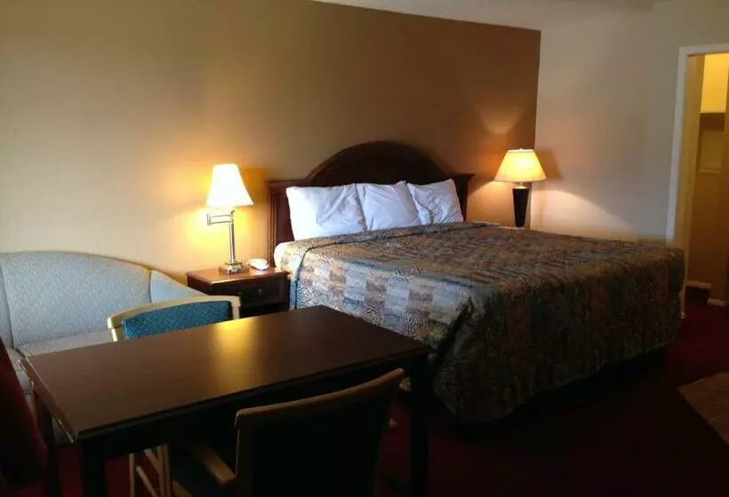 בית מלון כפרי Hometown Inn & Suites