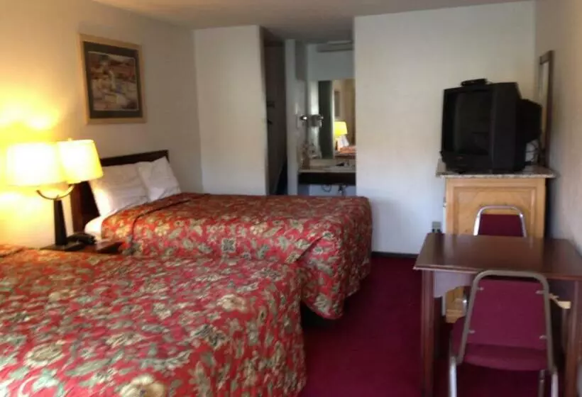 בית מלון כפרי Hometown Inn & Suites