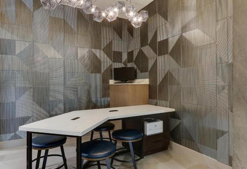 فندق Huntsville Marriott At The Space & Rocket Center