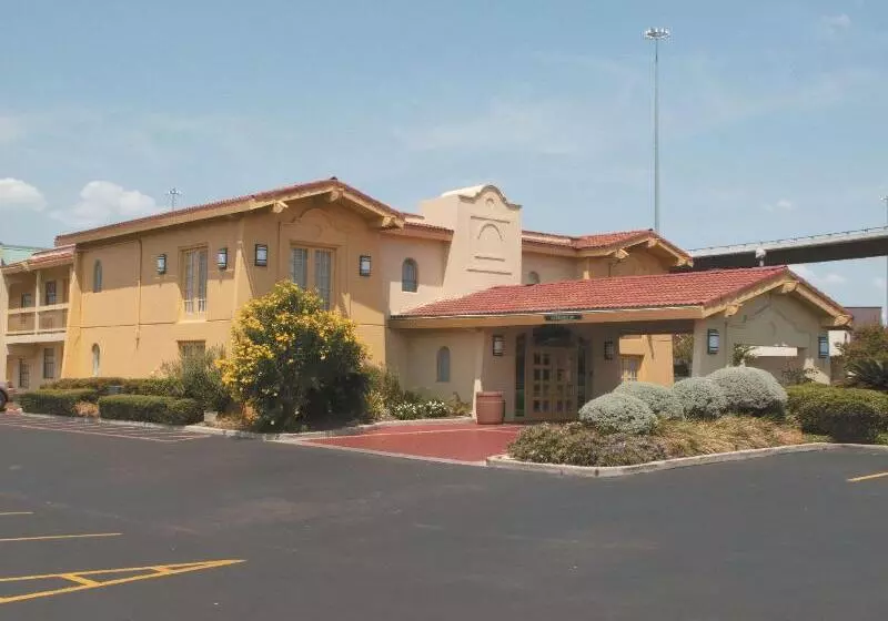 酒店 Baymont By Wyndham Austin University Area