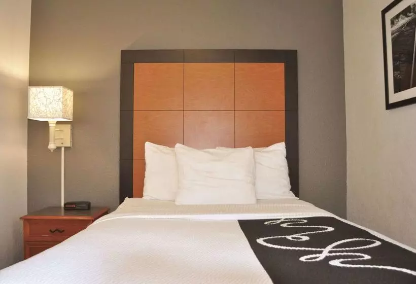 호텔 La Quinta Inn By Wyndham Dallas Uptown