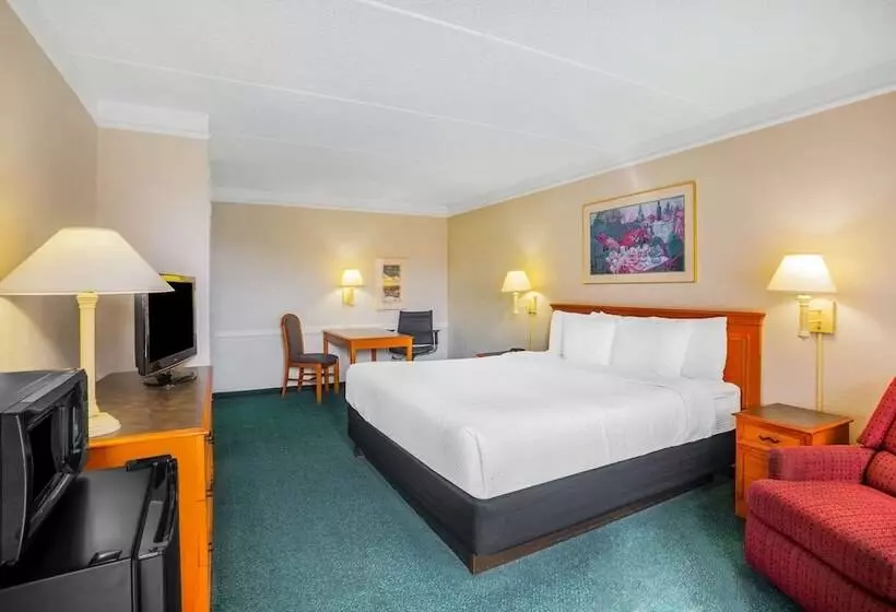 Otel Super 8 By Wyndham Eagle Pass