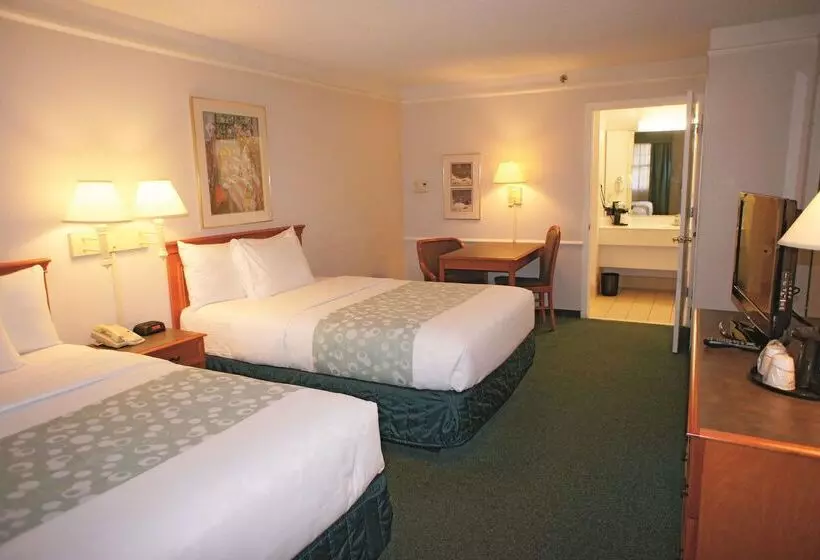 فندق Days Inn By Wyndham San Diego Vista