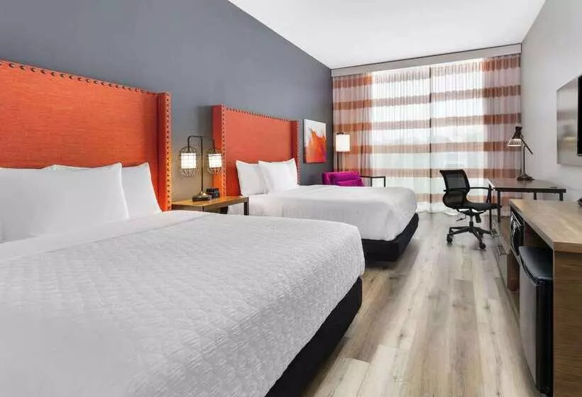 Отель La Quinta Inn & Suites By Wyndham Lewisville