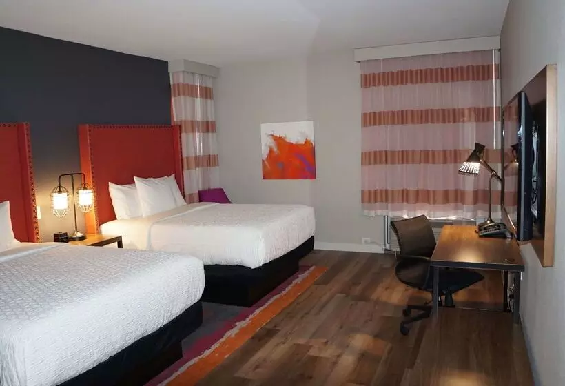 Отель La Quinta Inn & Suites By Wyndham Lewisville