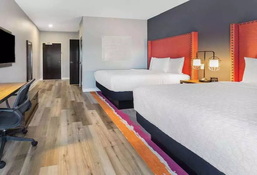 Отель La Quinta Inn & Suites By Wyndham Lewisville