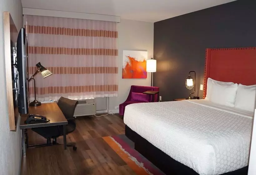 Отель La Quinta Inn & Suites By Wyndham Lewisville