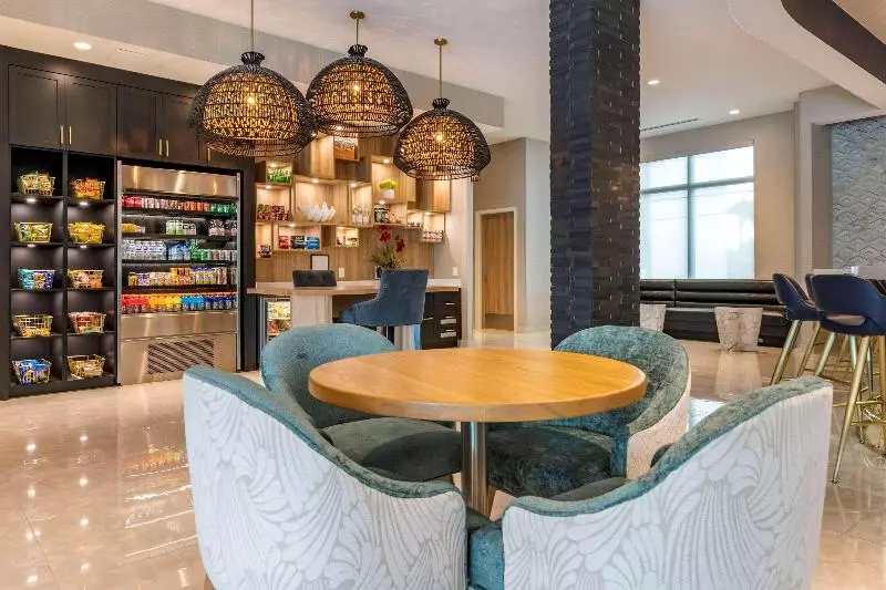 Отель Lafayette Motor Lodge