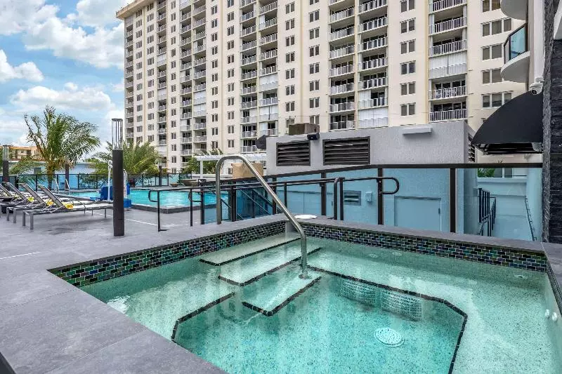 Отель Lafayette Motor Lodge