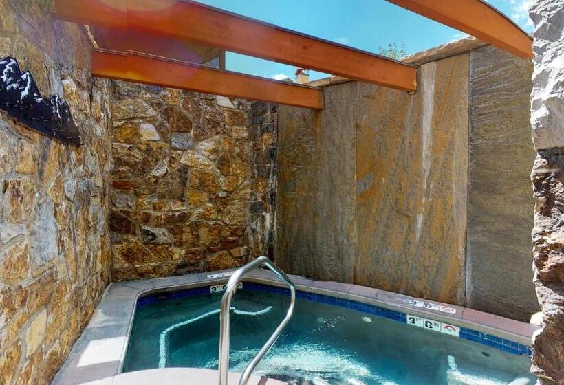 هتل Lion Square Lodge