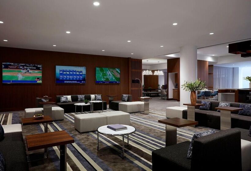 فندق Long Island Marriott