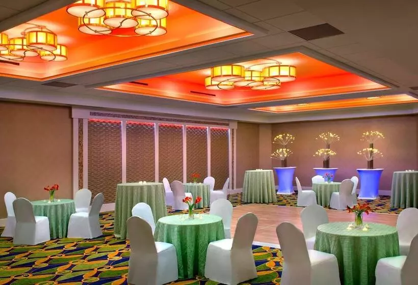 酒店 Long Island Marriott