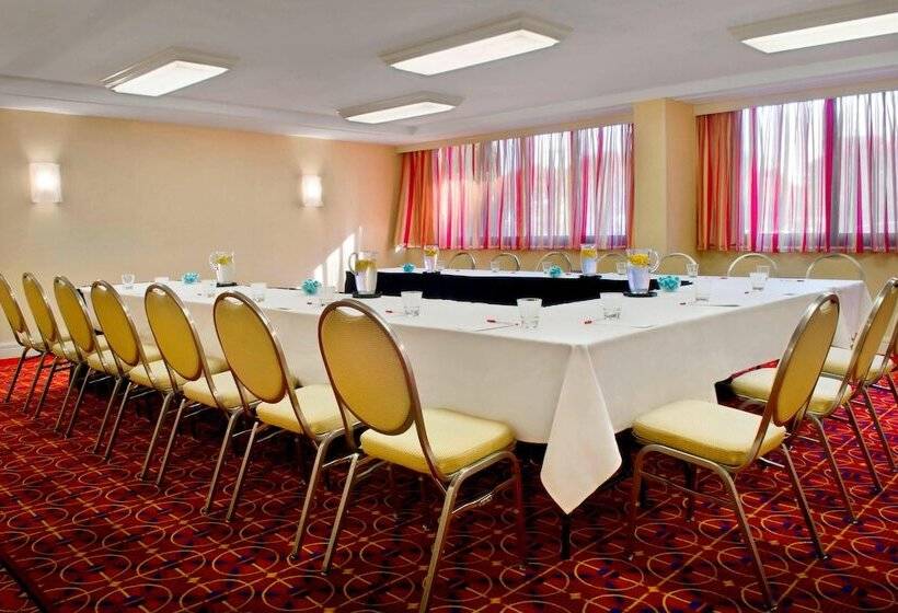 فندق Long Island Marriott