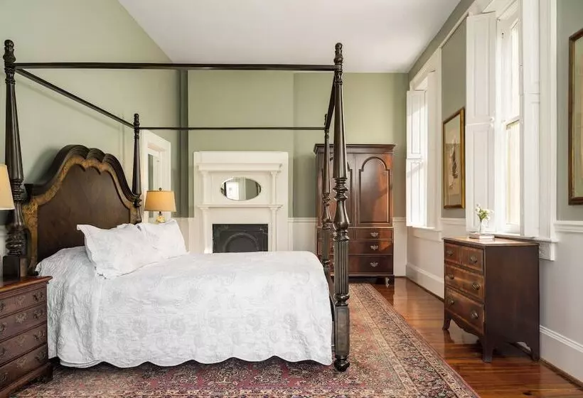 ホテル Meeting Street Inn