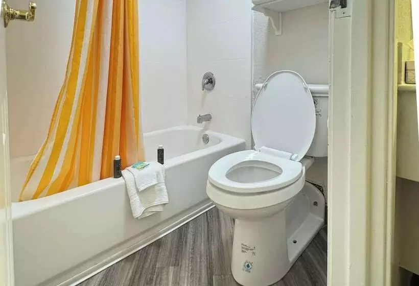 فندق Rodeway Inn