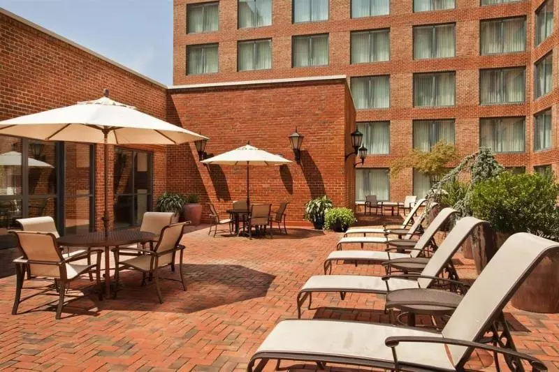 فندق Sheraton Suites Old Town Alexandria