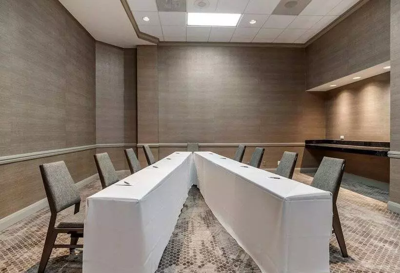 בית מלון כפרי Sheraton Suites Wilmington Downtown