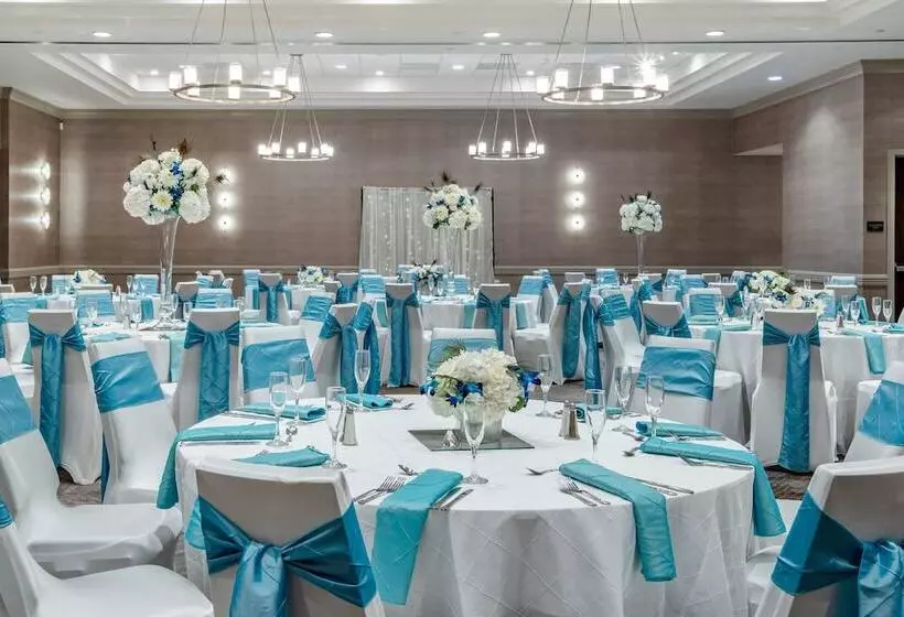 בית מלון כפרי Sheraton Suites Wilmington Downtown