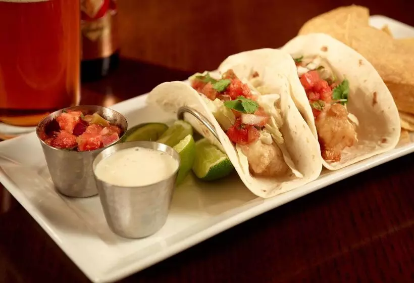 هتل Sonesta Nashville Airport