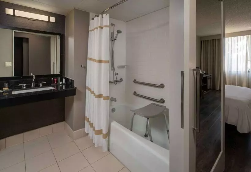 هتل Sonesta Nashville Airport