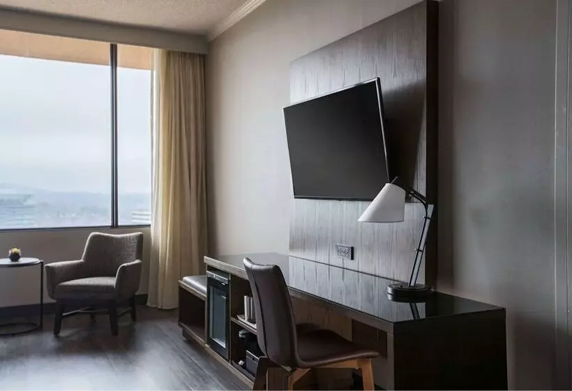 هتل Sonesta Nashville Airport