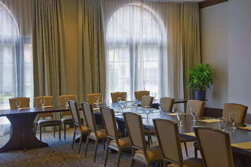 هتل The Alfond Inn