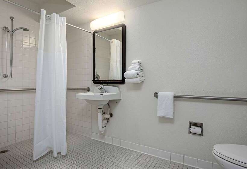 Motel 6carlsbad, Ca Beach