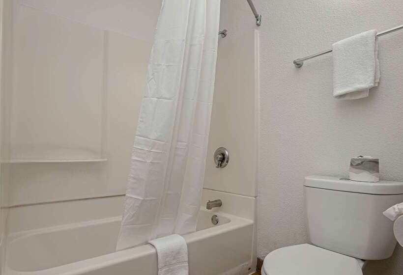 Motel 6carlsbad, Ca Beach