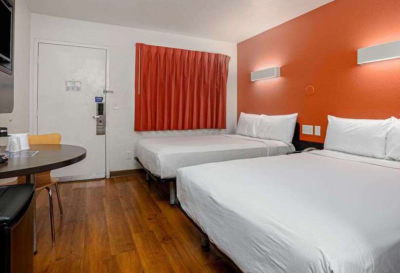 Motel 6carlsbad, Ca Beach