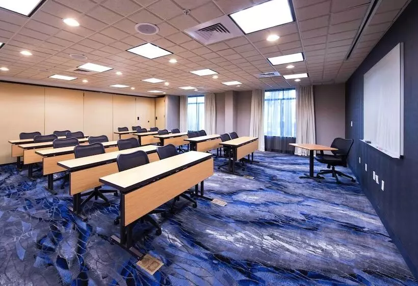 فندق على الطريق Fairfield Inn & Suites By Marriott Valdosta