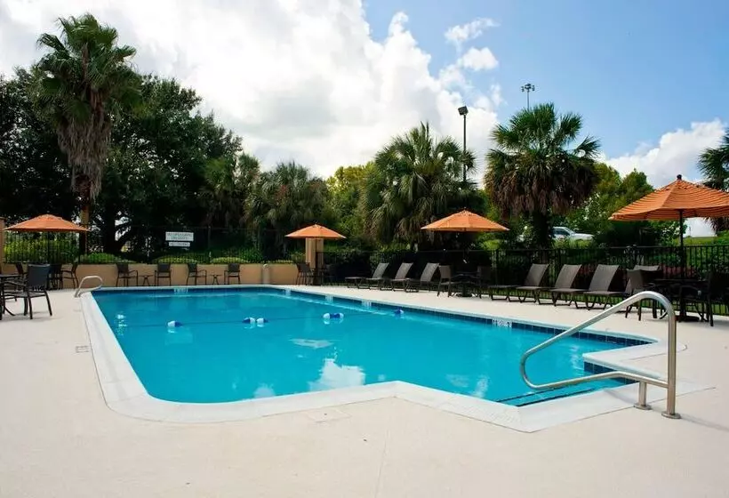 فندق على الطريق Fairfield Inn & Suites By Marriott Valdosta