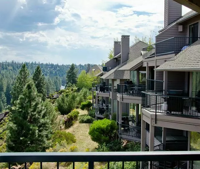 Mount Bachelor Village Resort