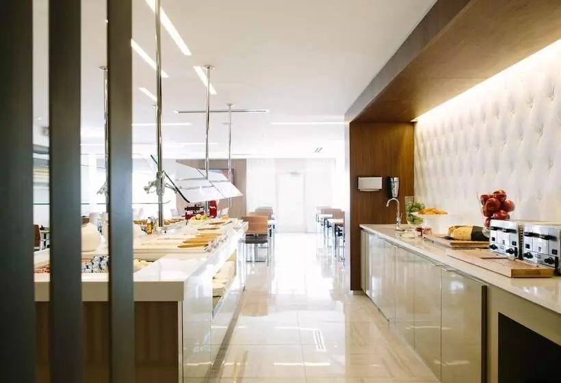 Ac Hotel Kansas City Plaza