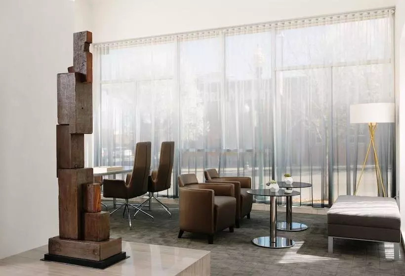 Ac Hotel Kansas City Plaza