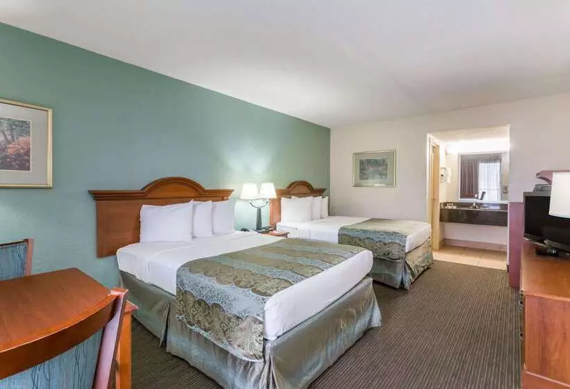 فندق Baymont By Wyndham Sarasota