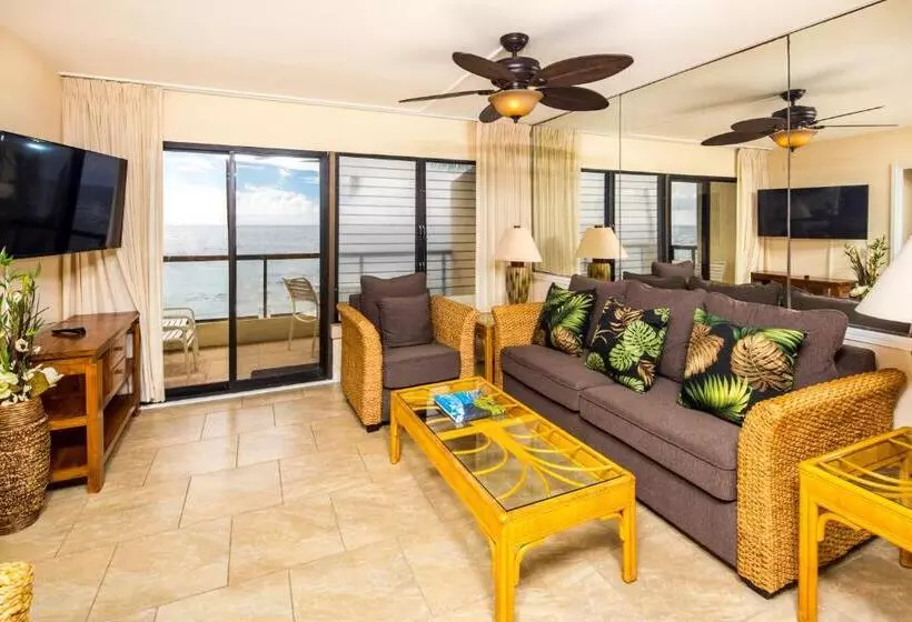 Отель Castle Po Ipū Shores