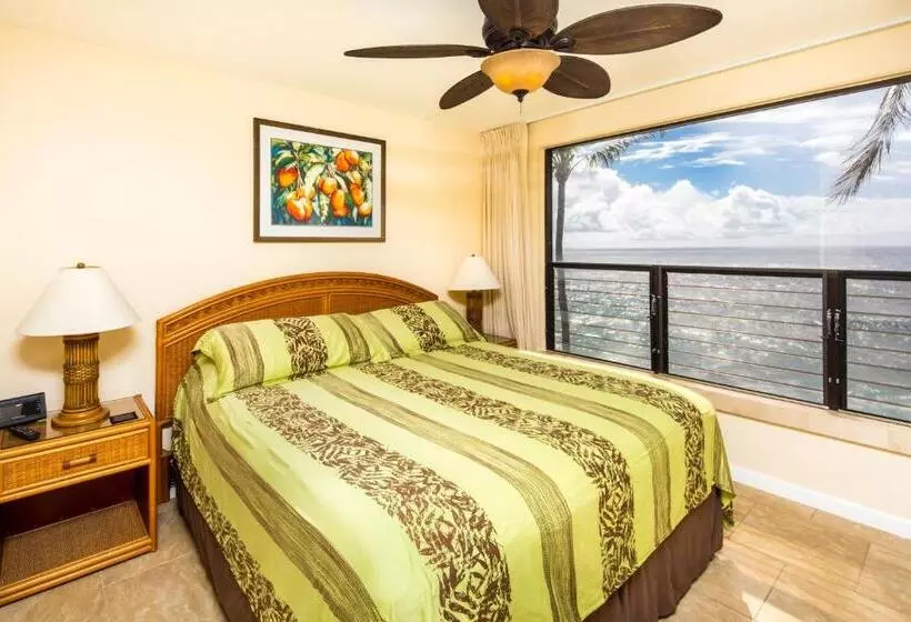 Отель Castle Po Ipū Shores