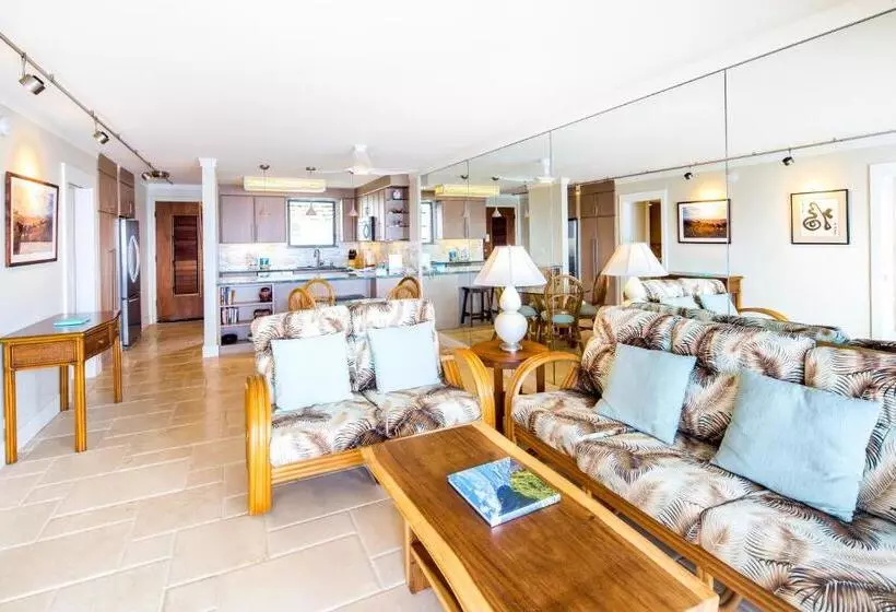 Отель Castle Po Ipū Shores