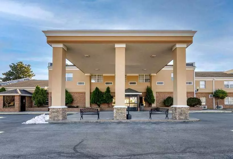 Hotel Comfort Inn & Suites Raphine  Lexington Near I81 And I64
