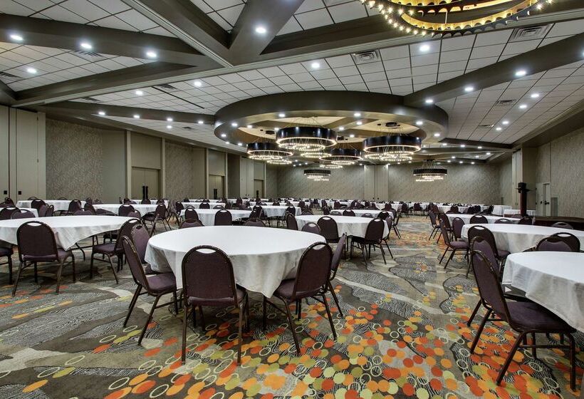 هتل Doubletree By Hilton Mt. Vernon