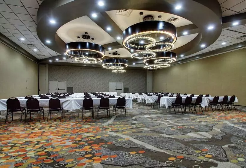 호텔 Doubletree By Hilton Mt. Vernon