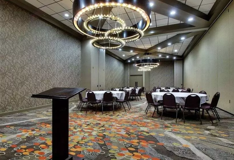 호텔 Doubletree By Hilton Mt. Vernon