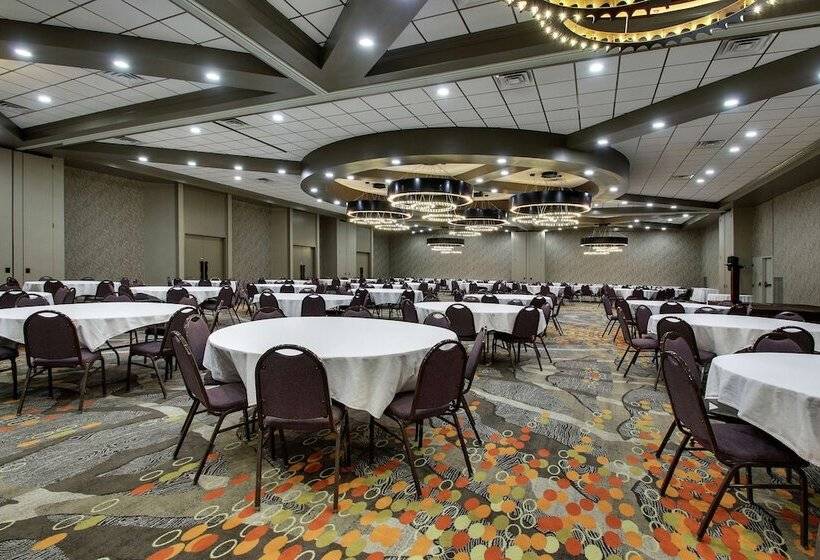 هتل Doubletree By Hilton Mt. Vernon