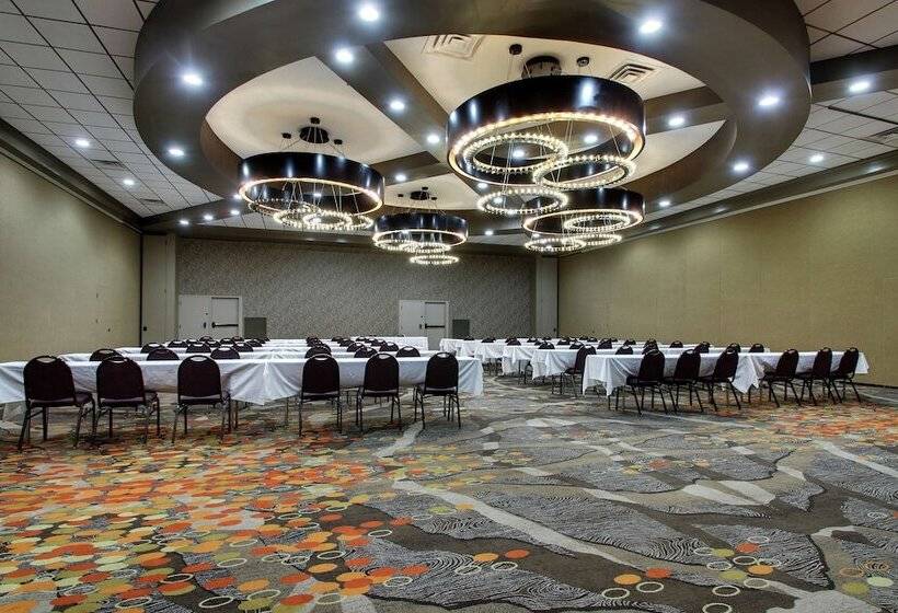 هتل Doubletree By Hilton Mt. Vernon