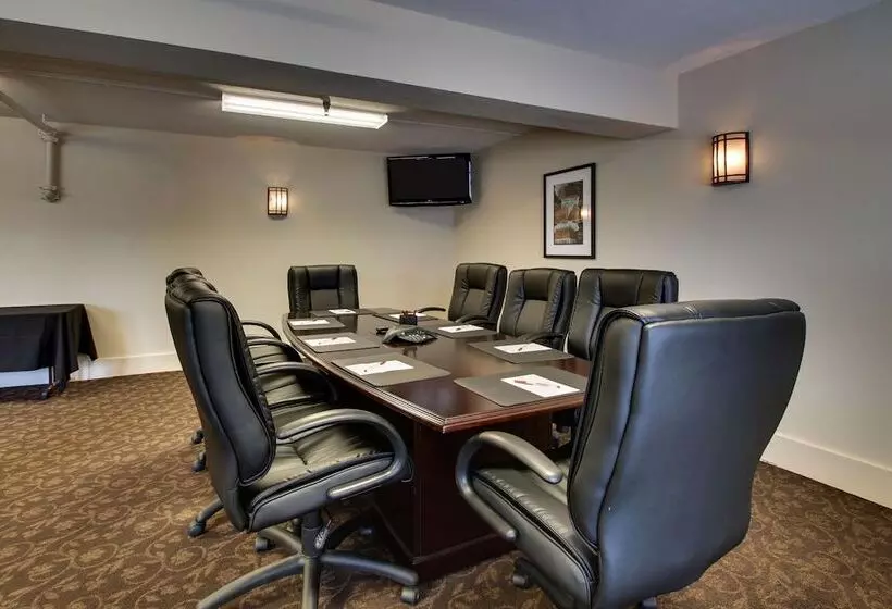 Drury Plaza Hotel Broadview Wichita