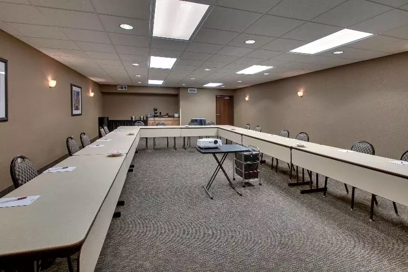 Drury Plaza Hotel Broadview Wichita